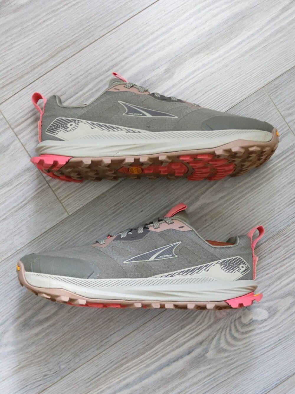 Altra Lone Peak 9+ Trail Running Shoes Womens Dusty Olive Megagrip Vibram Size 8